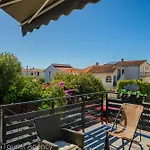 Masa Apartament